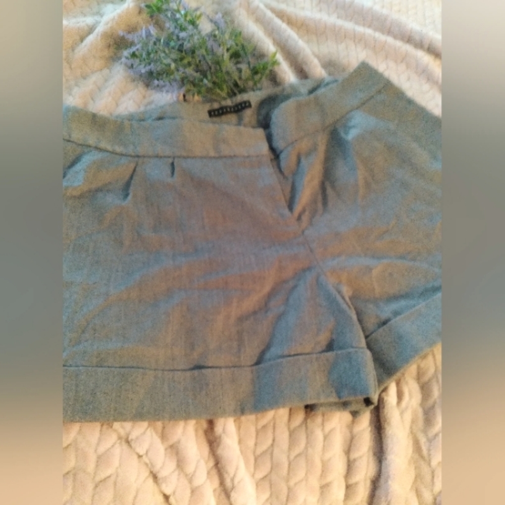 ❤️SALE ITEM Apostrophe Cuffed shorts